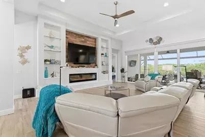 8245 Grande Shores Drive, Sarasota, FL 34240 - Photo 11