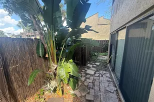 870 Village Lake Terrace N, Saint Petersburg, FL 33716 - Photo 19