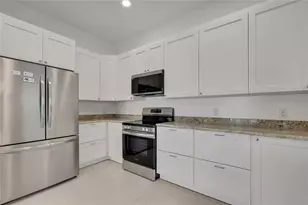 18405 30th St, Lutz, FL 33559 - Photo 13