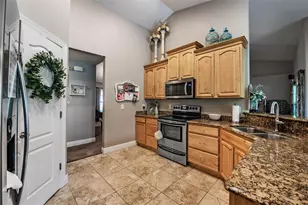 3218 Bella Garden Ln, Plant City, FL 33566 - Photo 15