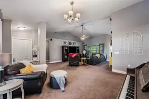 3218 Bella Garden Ln, Plant City, FL 33566 - Photo 5