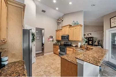 3218 Bella Garden Lane, Plant City, FL 33566 - Photo 13