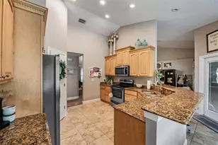 3218 Bella Garden Ln, Plant City, FL 33566 - Photo 13