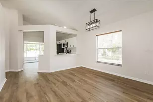 208 Summer Sails Dr, Valrico, FL 33594 - Photo 5