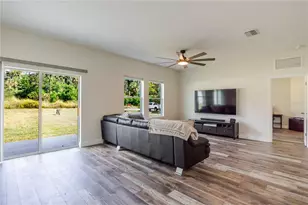 807 Garden Oaks Sq, Seffner, FL 33584 - Photo 11