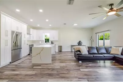 807 Garden Oaks Square, Seffner, FL 33584 - Photo 13