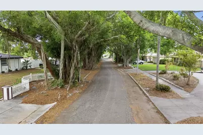 615 Fontana Lane, Bradenton, FL 34209 - Photo 35