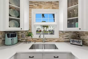 4751 Coquina Key Dr SE, Saint Petersburg, FL 33705 - Photo 11