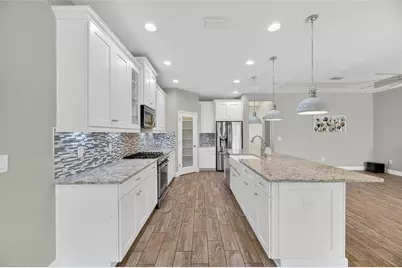 5130 Admiral Pointe Drive, Apollo Beach, FL 33572 - Photo 9