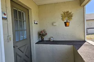 1905 Canterbury Ln, Sun City Center, FL 33573 - Photo 3