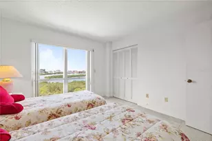 9000 Commodore Dr, Seminole, FL 33776 - Photo 23