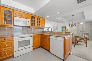 9000 Commodore Dr, Seminole, FL 33776 - Photo 13