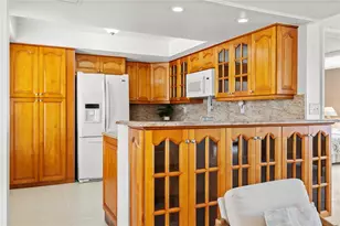 9000 Commodore Dr, Seminole, FL 33776 - Photo 15