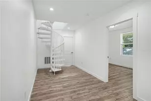 2328 W Spruce St, Tampa, FL 33607 - Photo 7