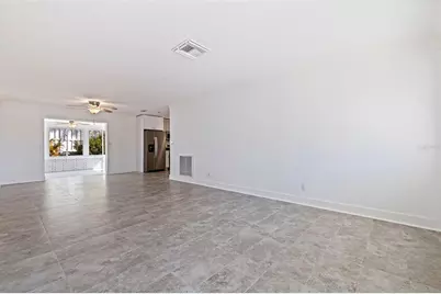 176 175th Avenue E, Redington Shores, FL 33708 - Photo 5