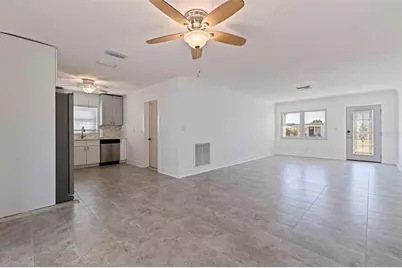 176 175th Avenue E, Redington Shores, FL 33708 - Photo 9