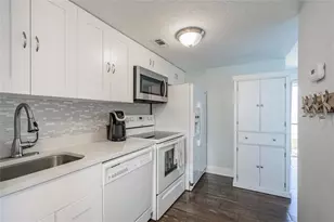 2566 Gary Cir, Dunedin, FL 34698 - Photo 9