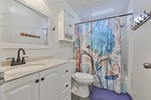 38992 Stapley Cir, Zephyrhills, FL 33540 - Photo 17