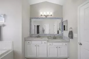 24927 Portofino Dr, Lutz, FL 33559 - Photo 21