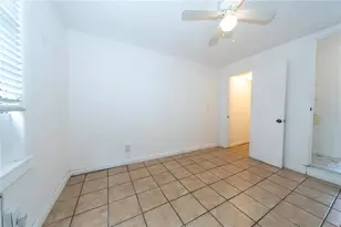 620 25th St W, Bradenton, FL 34205 - Photo 5