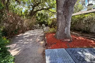 1111 Bristolwood St, Brandon, FL 33510 - Photo 17