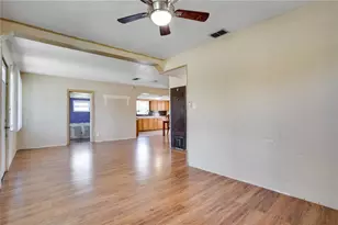 701 61st Ave NE, Saint Petersburg, FL 33703 - Photo 5