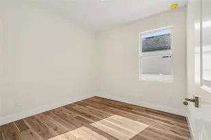 1721 W Perio St, Tampa, FL 33612 - Photo 7