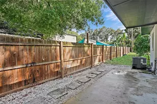 779 12th Ave N, Saint Petersburg, FL 33704 - Photo 17