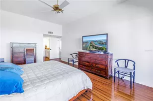 2795 Kipps Colony Dr S, Saint Petersburg, FL 33707 - Photo 37