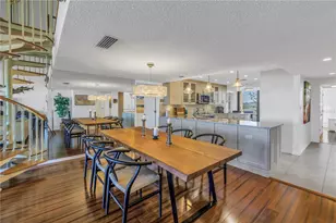 2795 Kipps Colony Dr S, Saint Petersburg, FL 33707 - Photo 23