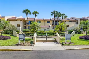 7520 Sunshine Skyway Ln S, Saint Petersburg, FL 33711 - Photo 1
