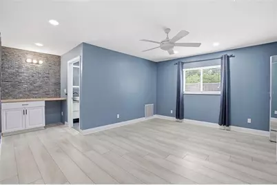 2121 Park Street N, Saint Petersburg, FL 33710 - Photo 23