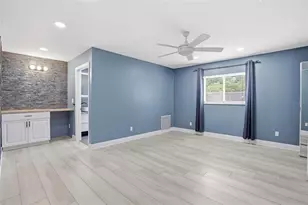 2121 Park St N, Saint Petersburg, FL 33710 - Photo 23