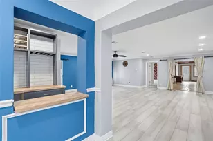 2121 Park St N, Saint Petersburg, FL 33710 - Photo 21