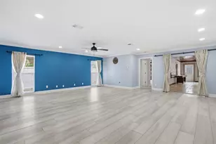 2121 Park St N, Saint Petersburg, FL 33710 - Photo 7