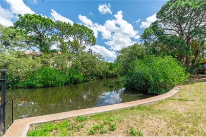 1126 S Florida Avenue, Tarpon Springs, FL 34689 - Photo 11