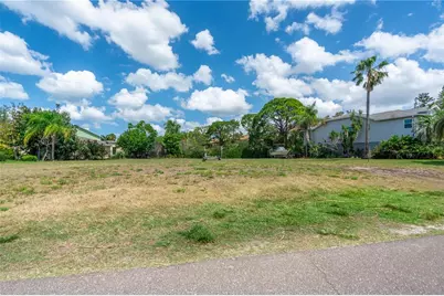 1126 S Florida Avenue, Tarpon Springs, FL 34689 - Photo 15
