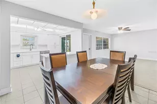 4700 Cove Cir, Saint Petersburg, FL 33708 - Photo 15