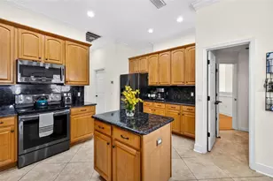 5905 Cherry Oak Dr, Valrico, FL 33596 - Photo 9