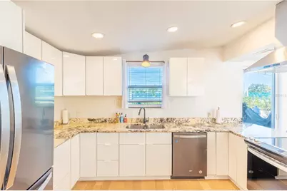 2110 Alcazar Way S, Saint Petersburg, FL 33712 - Photo 11