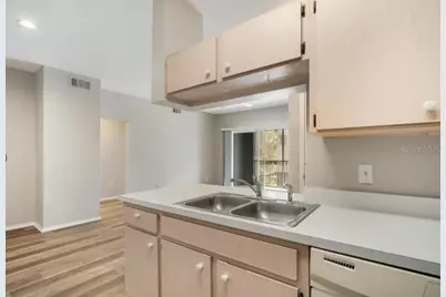 13015 Sanctuary Cove Dr #204, Temple Terrace, FL 33637 - Photo 9