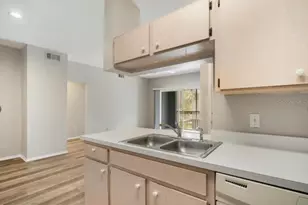 13015 Sanctuary Cove Dr, Temple Terrace, FL 33637 - Photo 9