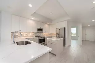 125 Island Way, Clearwater Beach, FL 33767 - Photo 5