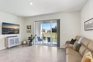 32978 Tulip Petal Ln, Wesley Chapel, FL 33545 - Photo 9