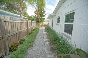 7325 10th St N, Saint Petersburg, FL 33702 - Photo 25