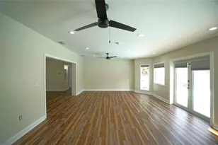 7325 10th St N, Saint Petersburg, FL 33702 - Photo 17