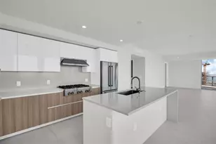 400 Central Ave, Saint Petersburg, FL 33701 - Photo 3