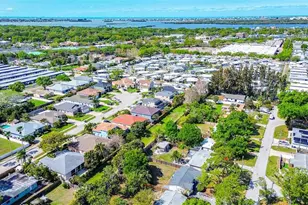 7834 42nd Ave N, Saint Petersburg, FL 33709 - Photo 37