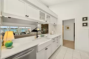 10976 Harborside Dr, Largo, FL 33773 - Photo 11