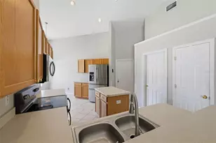 32042 Cypress Valley Dr, Wesley Chapel, FL 33545 - Photo 11